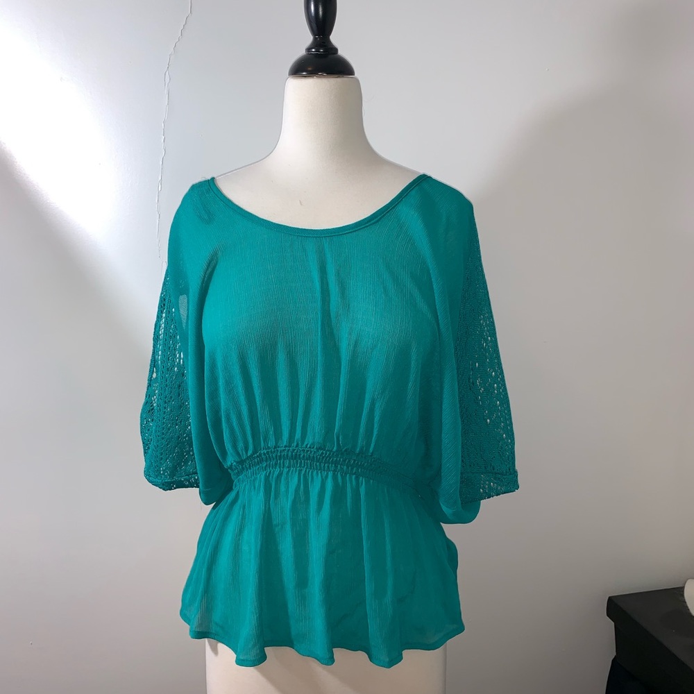 - 2b bebe blouse